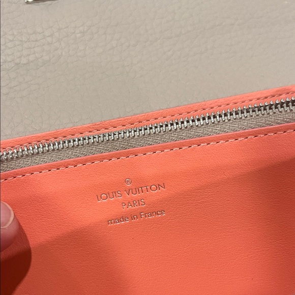 * Final Price Drop * 💰 Louis Vuitton Taupe, Cream, and Pink Leather Wallet - Picture 6 of 16